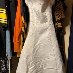 Vintage wedding dress
